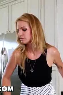 Sister Seduces Her Big Cock Brother To Fuck During Breakfast With Their Mom'