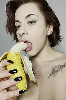 Don't Min My 18yo Ass It's Just A Banana'